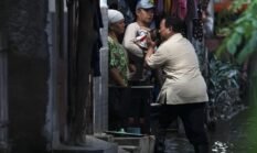 Prabowo Cek Langsung Warga Terdampak Banjir Bekasi, Beri Dukungan Moril dan Buka Puasa Bersama